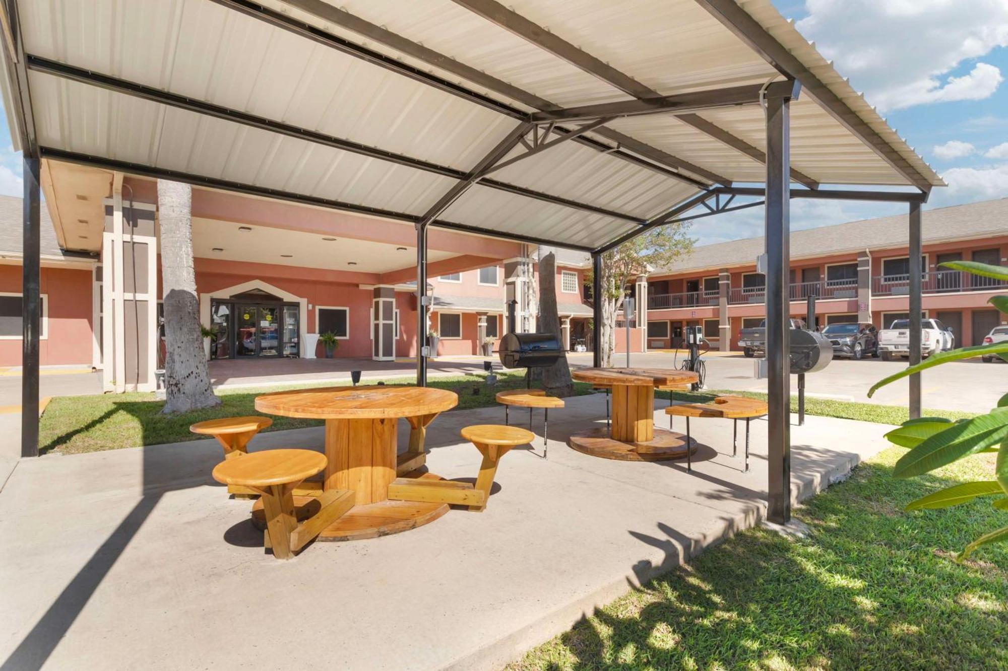 Best Western Plus Edinburg Inn & Suites Extérieur photo
