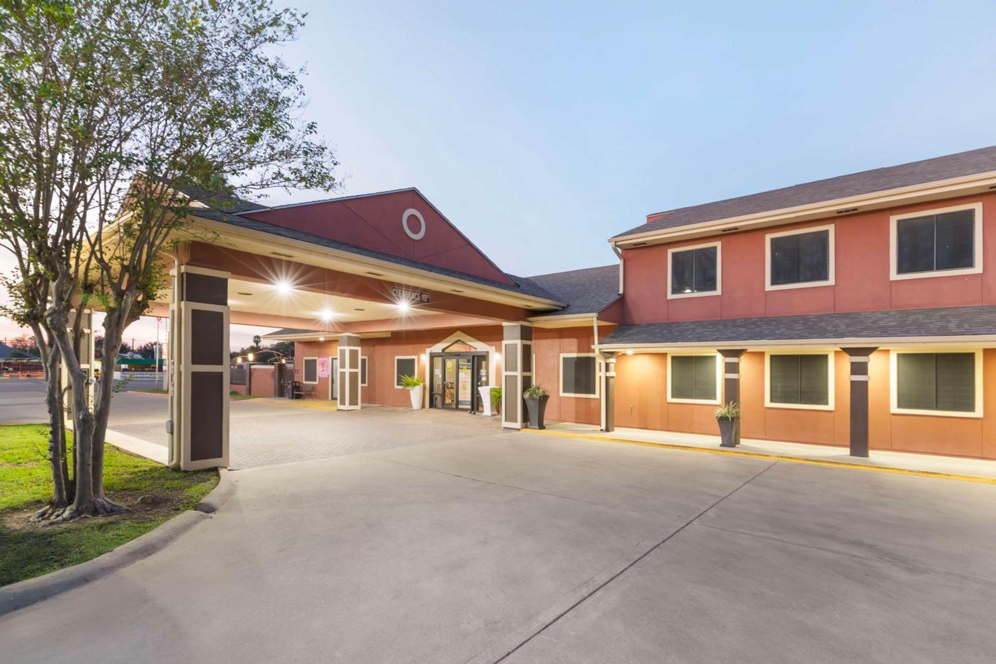 Best Western Plus Edinburg Inn & Suites Extérieur photo